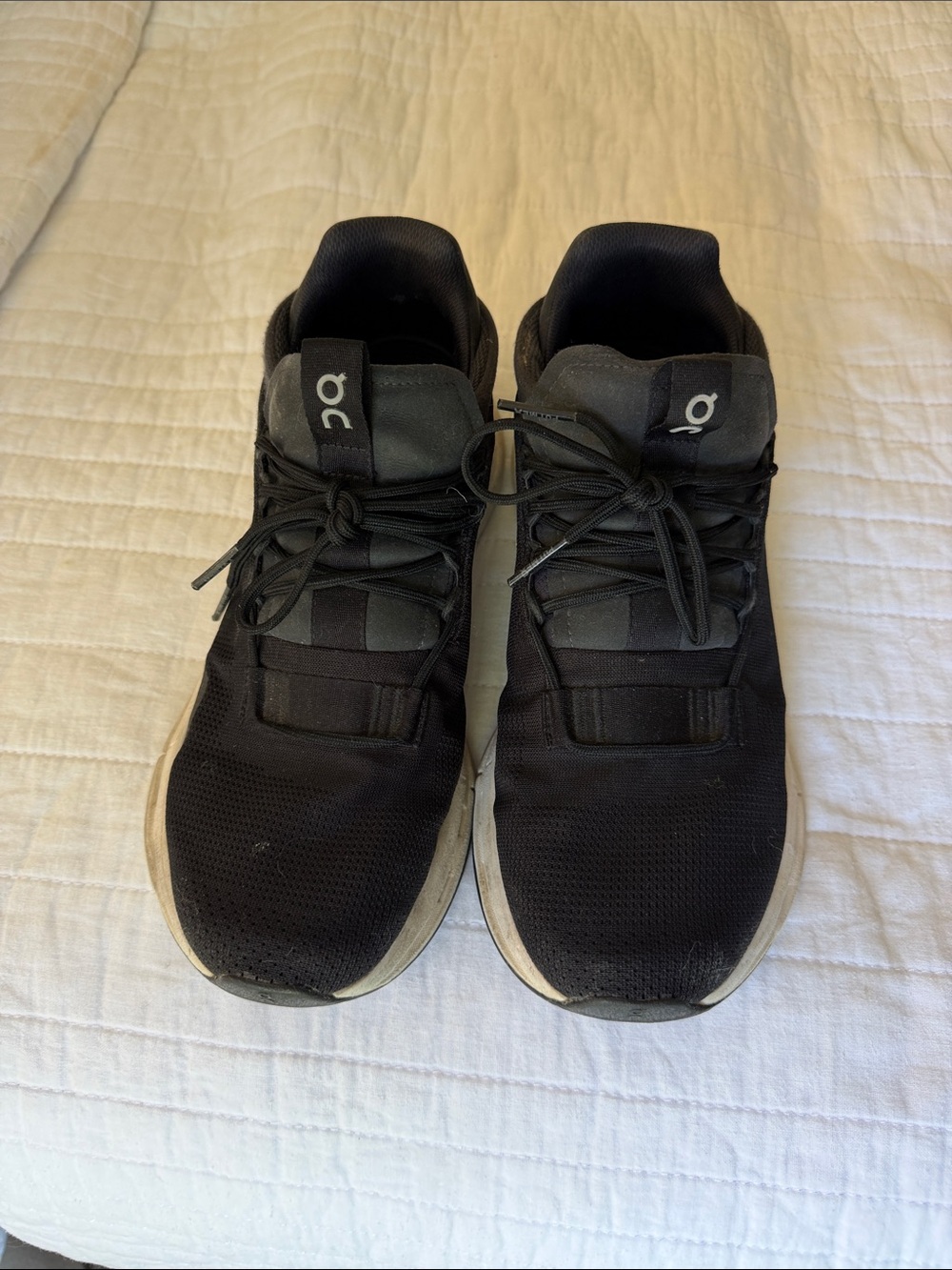 On Running Cloud Black women’s running  Shoes
